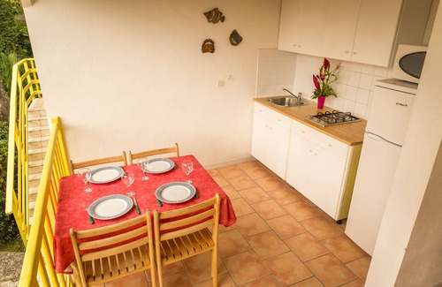 Bouillante Cottage | Holiday house with pool in a tropical garden, close to the beach
