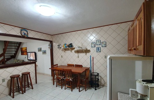 Palhoca House | Holiday house with pool and near the beach.