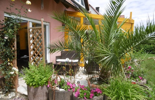 Pyrbaum House | Holiday house with pool hall/sauna, family u. tierfreundl. 10 pers., Winter Garden