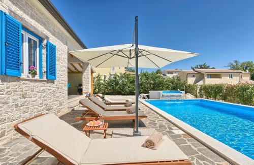 Muzini House | Holiday house Zminj for 1 - 12 persons with 5 bedrooms - Holiday home