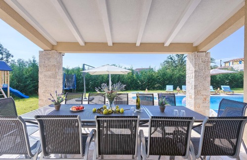 Muzini House | Holiday house Zminj for 1 - 12 persons with 5 bedrooms - Holiday home