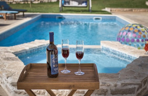 Muzini House | Holiday house Zminj for 1 - 12 persons with 5 bedrooms - Holiday home