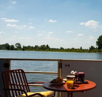 Lith Boat Rental | Holiday Houseboats