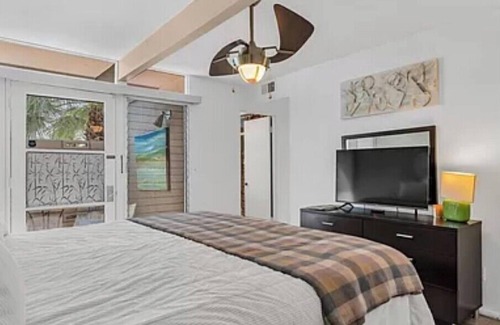 Uptown Design District Condo | Holiday In Palm Spring