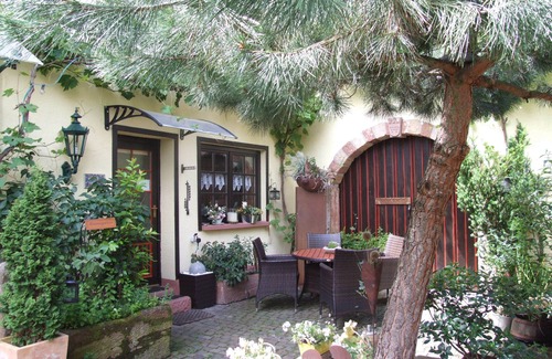 Edesheim Apartment | Holiday in the former press house