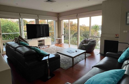 Northwood House | Holiday in this beautiful harbourside retreat.