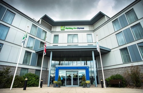 Bishop's Stortford Hotel | Holiday Inn Express London Stansted Airport, an Ihg Hotel