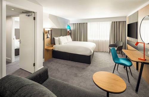 Aylesbury Hotel | Holiday Inn Aylesbury by IHG