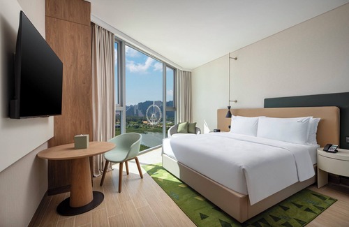 Yinhai Hotel | Holiday Inn Beihai Silver Beach By Ihg