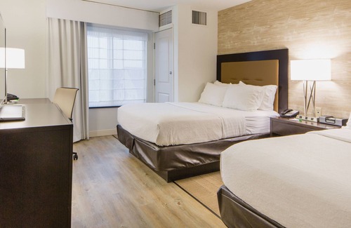 Bloomington Hotel | Holiday Inn Bloomington-Airport by IHG