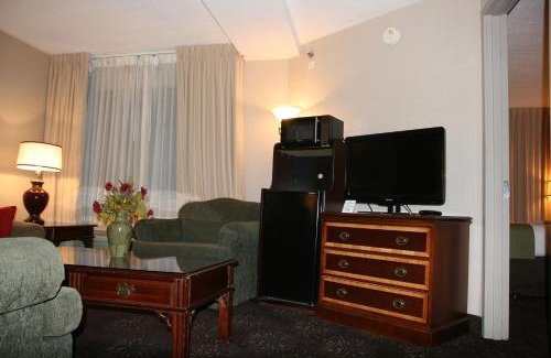 Budd Lake Hotel | Holiday Inn Budd Lake - Rockaway Area by IHG