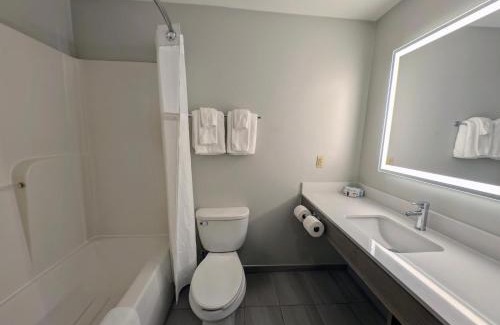 Carbondale Hotel | Holiday Inn Carbondale - Conference Center by IHG