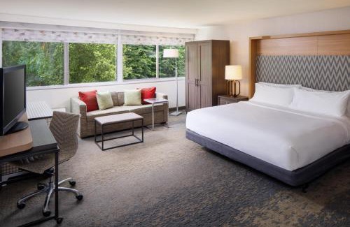 Charlottesville Hotel | Holiday Inn Charlottesville-Monticello by IHG