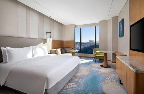 Shuangluan District Hotel | Holiday Inn Chengde Park View by IHG