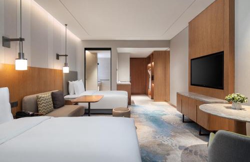 Shuangluan District Hotel | Holiday Inn Chengde Park View by IHG