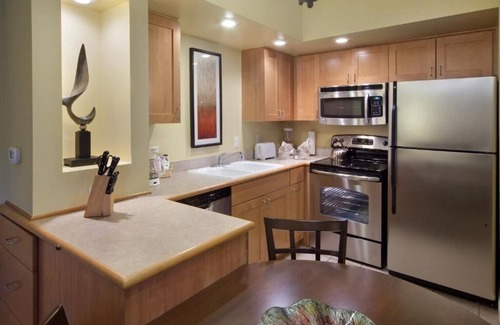 Lake Geneva Apartment | Holiday Inn Club Vacations at Lake Geneva Resort - Standard Room - Non-Smoking