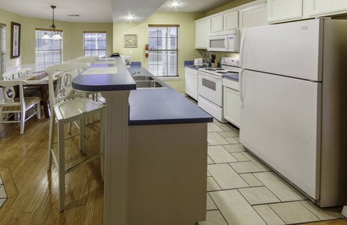 Conroe Hotel | Holiday Inn Club Vacations Piney Shores Resort at Lake Conroe by IHG