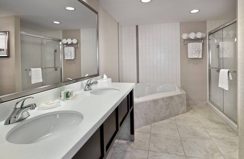 Southside Hotel | Holiday Inn Conference Center Edmonton South by IHG