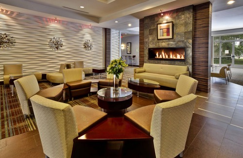Romulus Hotel | Holiday Inn Detroit Metro Airport by IHG