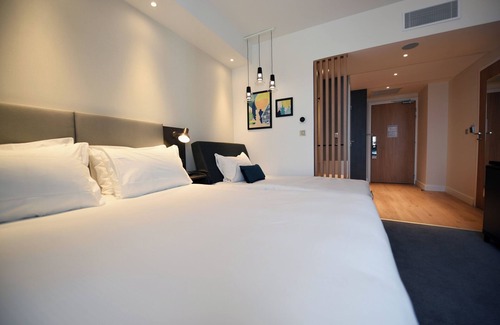 Longvic Hotel | Holiday Inn Dijon Sud Longvic by IHG