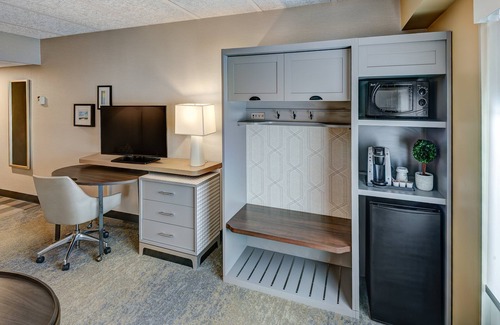 East Windsor Hotel | Holiday Inn East Windsor by IHG