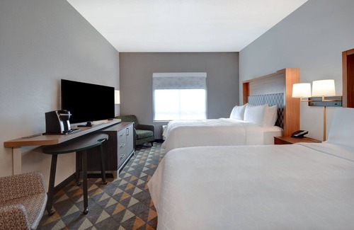 Erie Hotel | Holiday Inn Erie by IHG