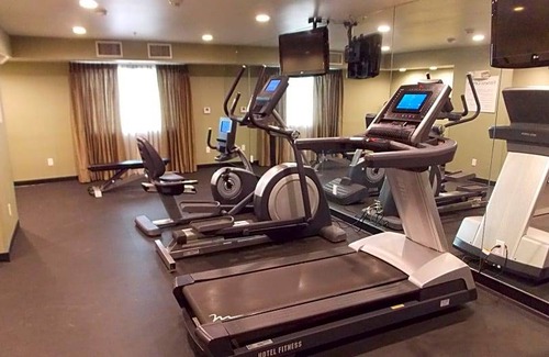 Pumpkin Center Hotel | Holiday Inn Express Bakersfield, an IHG Hotel