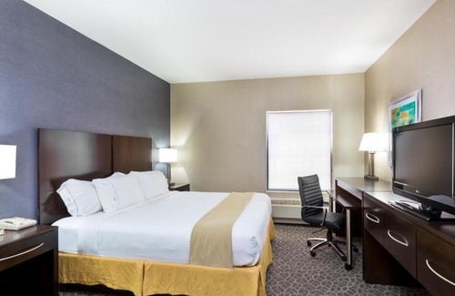Westampton Hotel | Holiday Inn Express & Suites Burlington - Mount Holly by IHG
