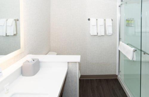 North Battleford Hotel | Holiday Inn Express & Suites - North Battleford by IHG