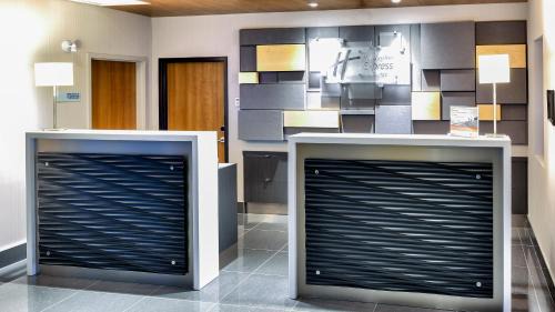 Vaudreuil Hotel | Holiday Inn Express & Suites Vaudreuil-Dorion by IHG