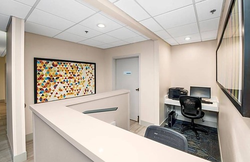 Delafield Hotel | Holiday Inn Express & Suites Delafield, an IHG Hotel