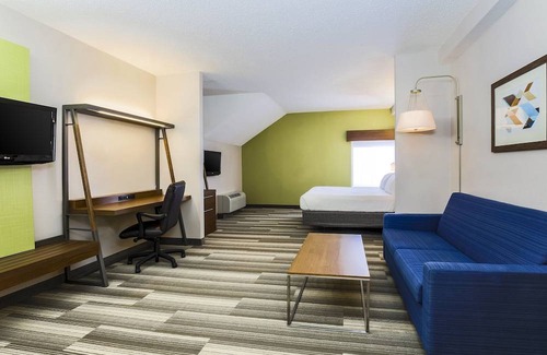 Oxford Valley Hotel | Holiday Inn Express Philadelphia NE - Langhorne, an IHG Hotel