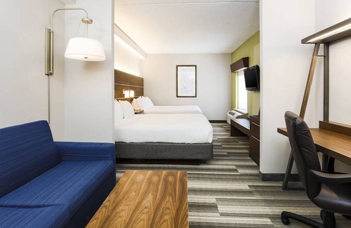 Oxford Valley Hotel | Holiday Inn Express Philadelphia NE - Langhorne, an IHG Hotel