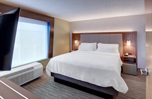 West Long Branch Hotel | Holiday Inn Express Hotel & Suites West Long Branch by IHG