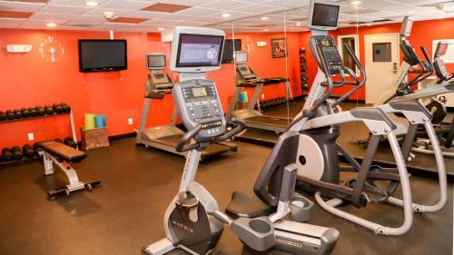 Northwest Colorado Springs Hotel | Holiday Inn Express & Suites Colorado Springs North by IHG