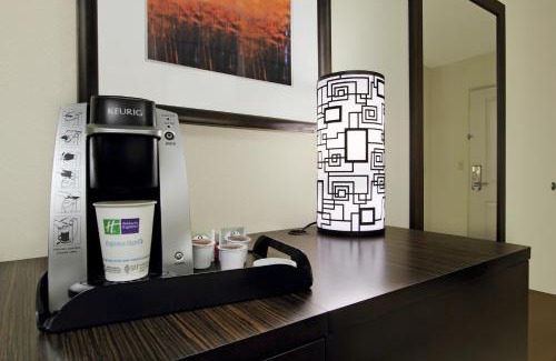 Colorado Springs Hotel | Holiday Inn Express - Colorado Springs - First & Main by IHG