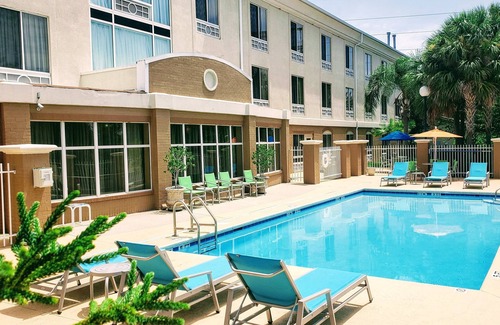 Southside Hotel | Holiday Inn Express Hotel & Suites Jacksonville South I-295, an IHG Hotel