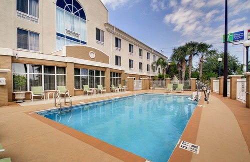 Southside Hotel | Holiday Inn Express Hotel & Suites Jacksonville South I-295, an IHG Hotel