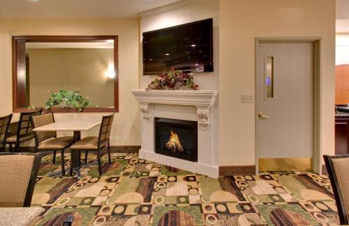 Pleasant Prairie Hotel | Holiday Inn Express Hotel & Suites Pleasant Prairie-Kenosha by IHG
