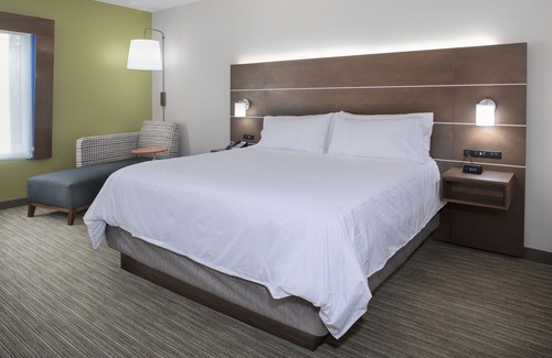 Dahlgren Hotel | Holiday Inn Express and Suites King George- Dahlgren by IHG