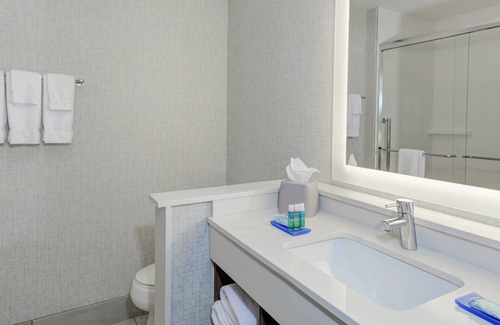 Dahlgren Hotel | Holiday Inn Express and Suites King George- Dahlgren by IHG