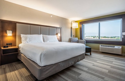 Platteville Hotel | Holiday Inn Express and Suites-Platteville by IHG