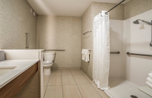 Platteville Hotel | Holiday Inn Express and Suites-Platteville by IHG