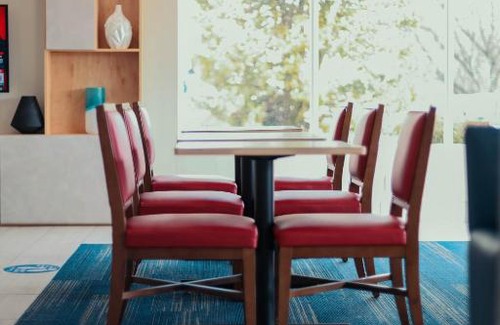 Allentown Hotel | Holiday Inn Express - Allentown North by IHG
