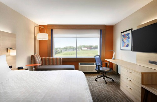 Alliance Hotel | Holiday Inn Express Alliance by IHG