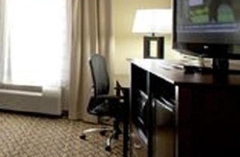 Bossier City Hotel | Holiday Inn Express and Suites Bossier City Louisiana Downs by IHG