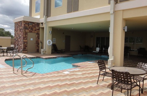 George West Hotel | Holiday Inn Express and Suites George West by IHG