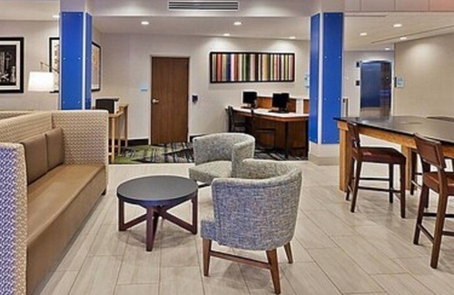 Griffin Hotel | Holiday Inn Express and Suites Griffin by IHG