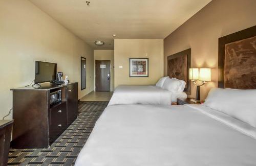 Beeville Hotel | Holiday Inn Express and Suites Beeville by IHG