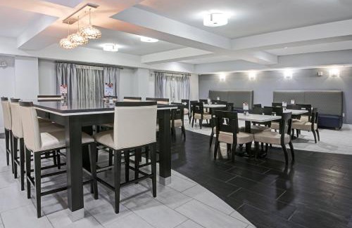 Greater Greenspoint Hotel | Holiday Inn Express and Suites Houston North - IAH Area by IHG